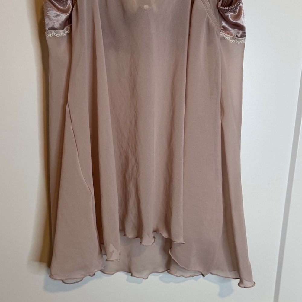 Gorgeous Pale Pink Slip - Picture 9 of 13